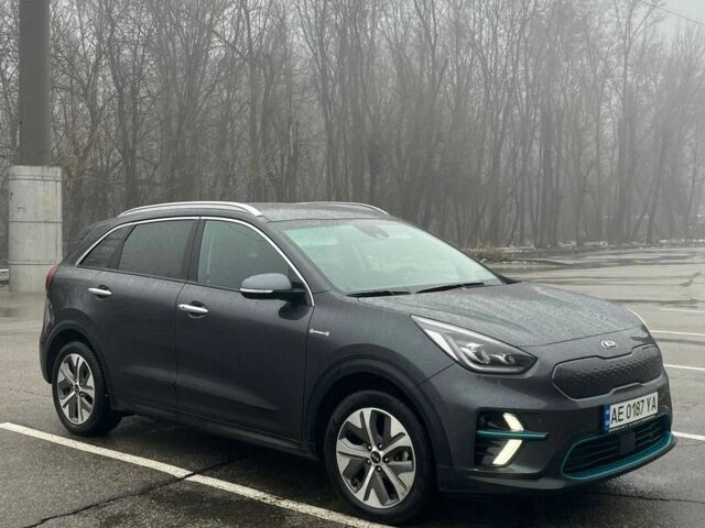 Сірий Кіа Niro EV, об'ємом двигуна 0 л та пробігом 130 тис. км за 21598 $, фото 1 на Automoto.ua