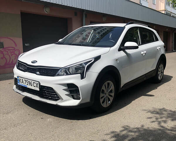Білий Кіа Rio X, об'ємом двигуна 1.59 л та пробігом 105 тис. км за 16500 $, фото 1 на Automoto.ua