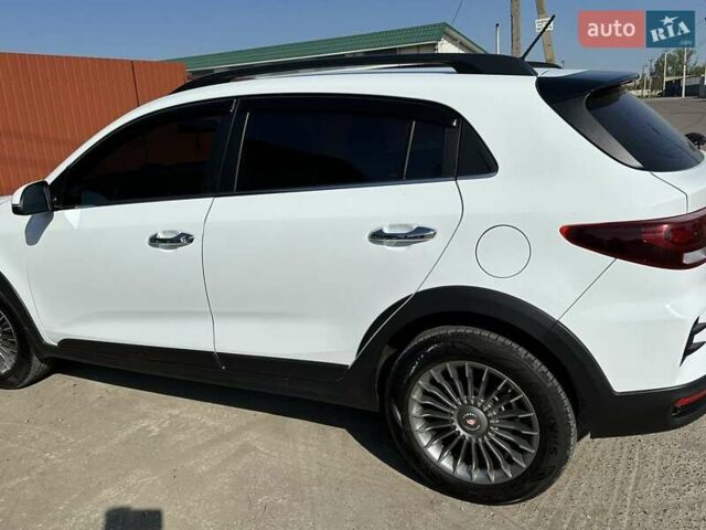 Белый Киа Rio X, объемом двигателя 1.59 л и пробегом 39 тыс. км за 17300 $, фото 1 на Automoto.ua