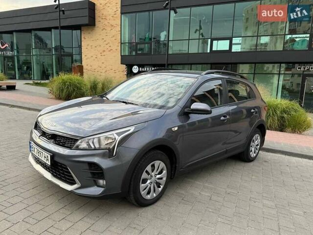 Сірий Кіа Rio X, об'ємом двигуна 1.59 л та пробігом 27 тис. км за 18500 $, фото 1 на Automoto.ua