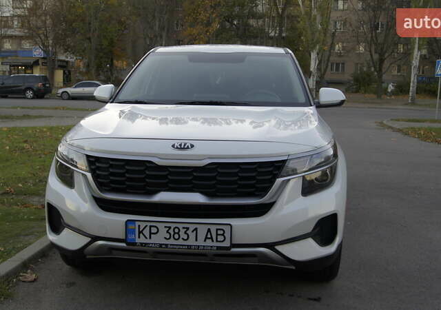 Белый Киа Seltos, объемом двигателя 1.98 л и пробегом 30 тыс. км за 18200 $, фото 1 на Automoto.ua
