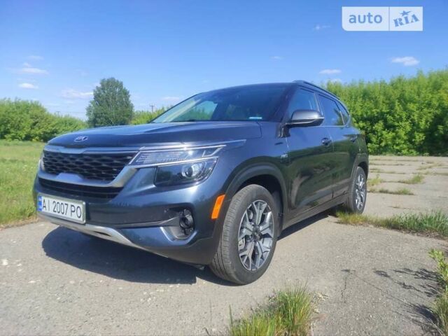 Серый Киа Seltos, объемом двигателя 2 л и пробегом 49 тыс. км за 19300 $, фото 1 на Automoto.ua