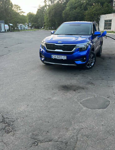Синий Киа Seltos, объемом двигателя 2 л и пробегом 49 тыс. км за 18500 $, фото 1 на Automoto.ua