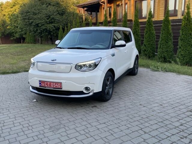 Білий Кіа Soul, об'ємом двигуна 0 л та пробігом 115 тис. км за 7526 $, фото 1 на Automoto.ua