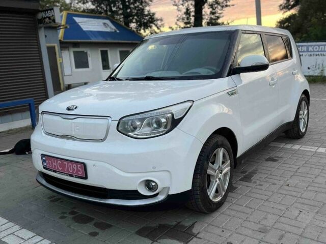 Белый Киа Soul, объемом двигателя 0 л и пробегом 114 тыс. км за 9800 $, фото 1 на Automoto.ua