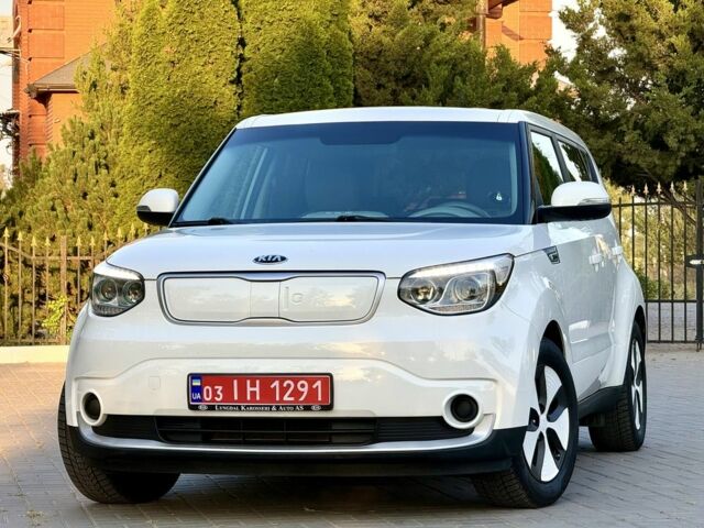 Белый Киа Soul, объемом двигателя 0 л и пробегом 115 тыс. км за 9339 $, фото 1 на Automoto.ua