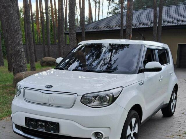 Белый Киа Soul, объемом двигателя 0 л и пробегом 200 тыс. км за 9335 $, фото 1 на Automoto.ua