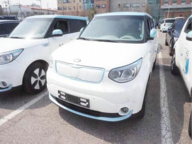 Белый Киа Soul, объемом двигателя 0 л и пробегом 35 тыс. км за 4500 $, фото 1 на Automoto.ua