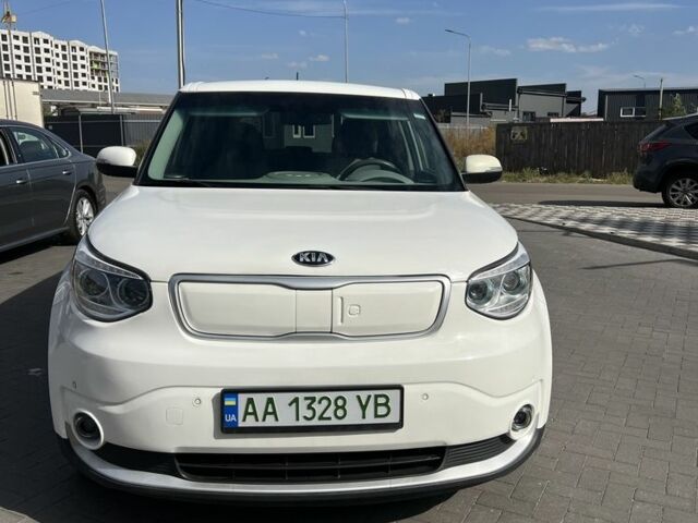 Белый Киа Soul, объемом двигателя 0 л и пробегом 151 тыс. км за 6200 $, фото 1 на Automoto.ua
