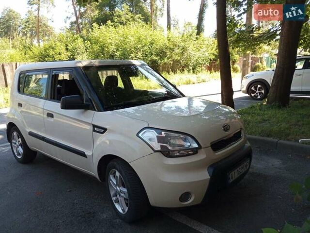 Белый Киа Soul, объемом двигателя 1.59 л и пробегом 108 тыс. км за 7100 $, фото 1 на Automoto.ua