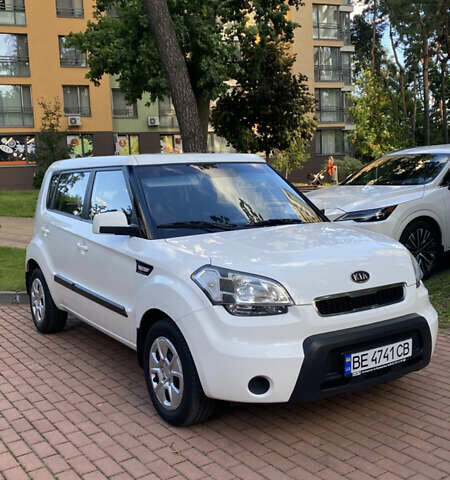 Белый Киа Soul, объемом двигателя 1.6 л и пробегом 203 тыс. км за 7500 $, фото 1 на Automoto.ua