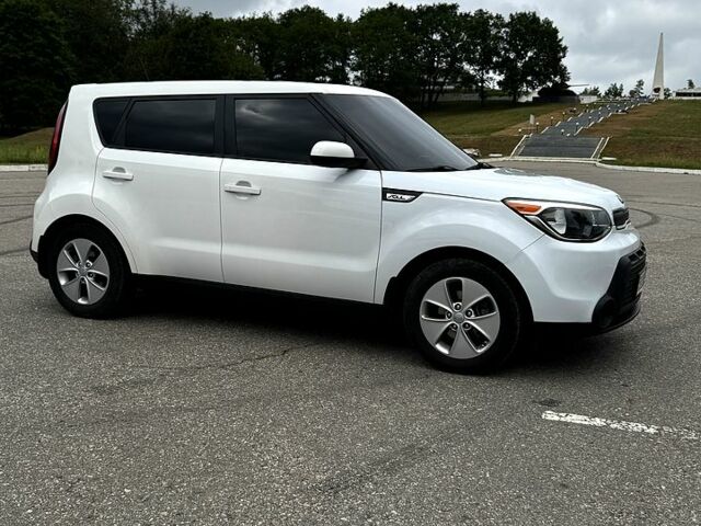 Белый Киа Soul, объемом двигателя 1.6 л и пробегом 150 тыс. км за 9200 $, фото 1 на Automoto.ua