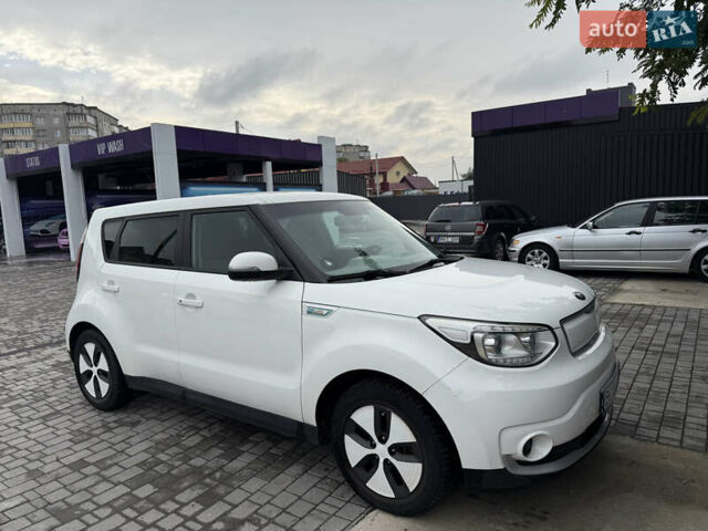 Білий Кіа Soul, об'ємом двигуна 0 л та пробігом 162 тис. км за 6700 $, фото 1 на Automoto.ua