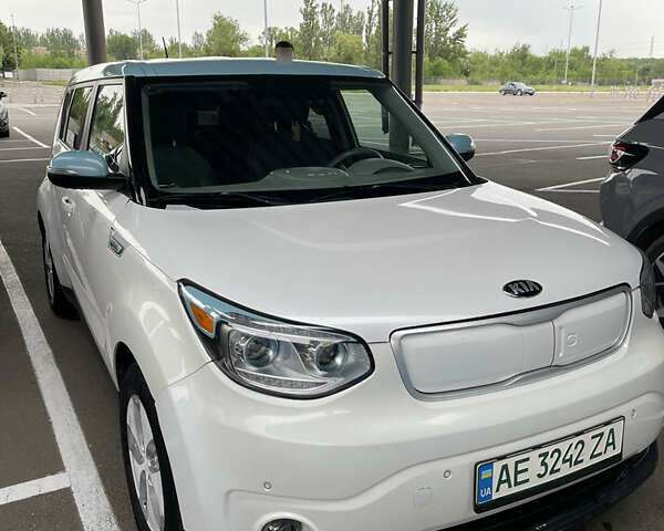Белый Киа Soul, объемом двигателя 0 л и пробегом 136 тыс. км за 8800 $, фото 1 на Automoto.ua