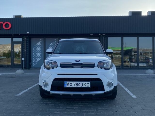 Білий Кіа Soul, об'ємом двигуна 2 л та пробігом 196 тис. км за 8900 $, фото 1 на Automoto.ua