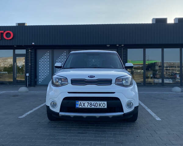 Білий Кіа Soul, об'ємом двигуна 2 л та пробігом 195 тис. км за 8600 $, фото 1 на Automoto.ua