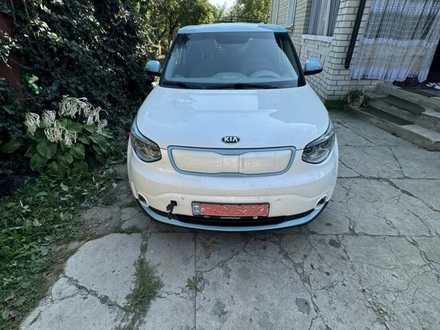 Белый Киа Soul, объемом двигателя 0 л и пробегом 112 тыс. км за 8250 $, фото 1 на Automoto.ua