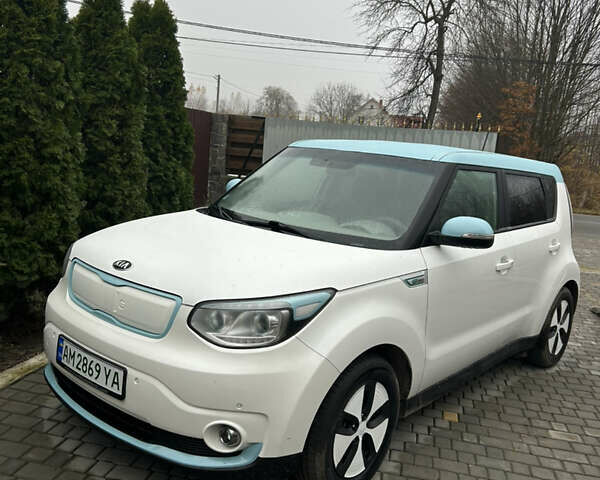 Білий Кіа Soul, об'ємом двигуна 0 л та пробігом 113 тис. км за 6900 $, фото 1 на Automoto.ua