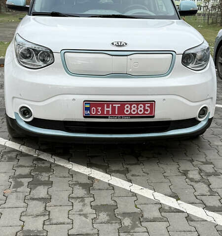 Белый Киа Soul, объемом двигателя 0 л и пробегом 172 тыс. км за 5850 $, фото 1 на Automoto.ua