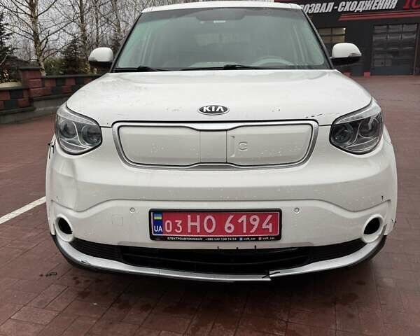 Белый Киа Soul, объемом двигателя 0 л и пробегом 153 тыс. км за 8300 $, фото 1 на Automoto.ua