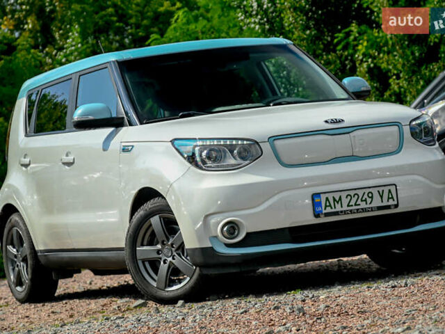 Белый Киа Soul, объемом двигателя 0 л и пробегом 112 тыс. км за 10999 $, фото 1 на Automoto.ua