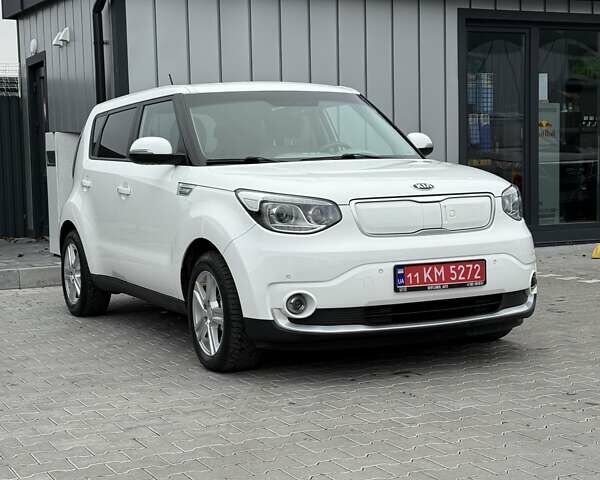 Білий Кіа Soul, об'ємом двигуна 0 л та пробігом 68 тис. км за 11200 $, фото 1 на Automoto.ua