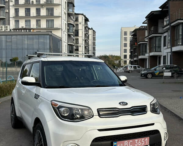 Белый Киа Soul, объемом двигателя 2 л и пробегом 117 тыс. км за 10699 $, фото 1 на Automoto.ua