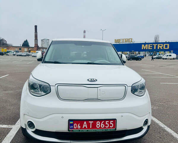 Белый Киа Soul, объемом двигателя 0 л и пробегом 124 тыс. км за 10550 $, фото 1 на Automoto.ua
