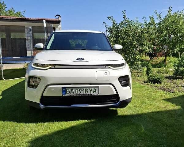 Білий Кіа Soul, об'ємом двигуна 0 л та пробігом 73 тис. км за 18200 $, фото 1 на Automoto.ua