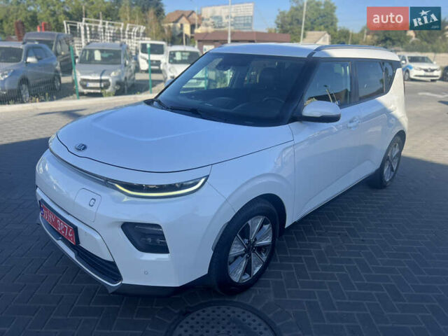 Белый Киа Soul, объемом двигателя 0 л и пробегом 111 тыс. км за 17500 $, фото 1 на Automoto.ua
