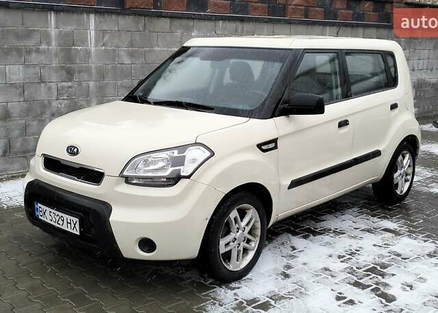 Бежевый Киа Soul, объемом двигателя 1.6 л и пробегом 233 тыс. км за 6100 $, фото 1 на Automoto.ua