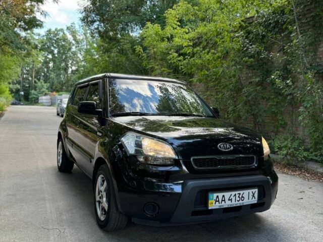 Черный Киа Soul, объемом двигателя 1.6 л и пробегом 241 тыс. км за 5850 $, фото 1 на Automoto.ua
