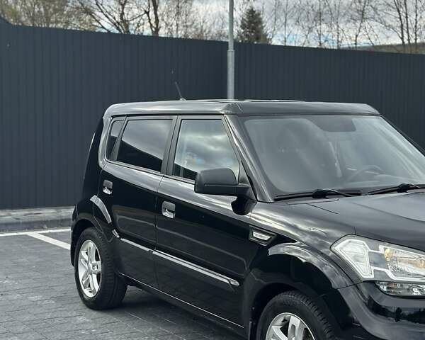 Черный Киа Soul, объемом двигателя 1.6 л и пробегом 279 тыс. км за 7700 $, фото 1 на Automoto.ua