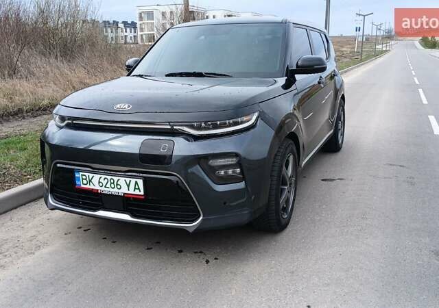 Черный Киа Soul, объемом двигателя 0 л и пробегом 72 тыс. км за 12000 $, фото 1 на Automoto.ua