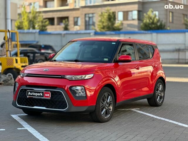 Красный Киа Soul, объемом двигателя 2 л и пробегом 35 тыс. км за 15490 $, фото 1 на Automoto.ua