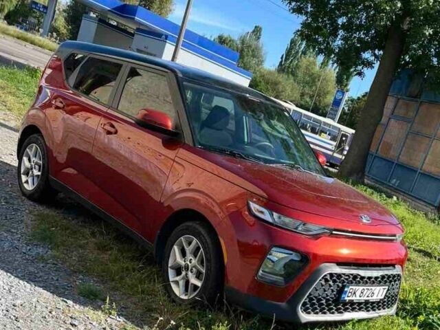 Красный Киа Soul, объемом двигателя 2 л и пробегом 82 тыс. км за 13000 $, фото 1 на Automoto.ua