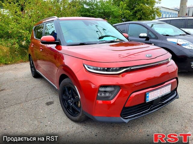 Красный Киа Soul, объемом двигателя 0.15 л и пробегом 105 тыс. км за 15950 $, фото 1 на Automoto.ua