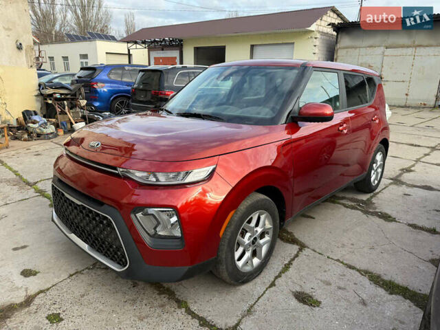 Красный Киа Soul, объемом двигателя 2 л и пробегом 77 тыс. км за 15500 $, фото 1 на Automoto.ua