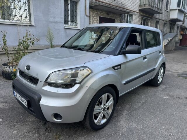 Серый Киа Soul, объемом двигателя 1.6 л и пробегом 240 тыс. км за 3894 $, фото 1 на Automoto.ua