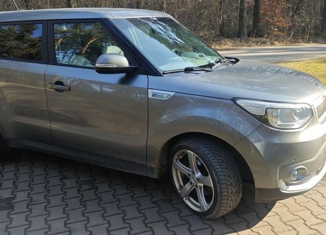 Серый Киа Soul, объемом двигателя 0 л и пробегом 149 тыс. км за 6600 $, фото 1 на Automoto.ua