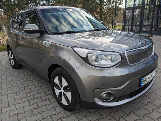 Сірий Кіа Soul, об'ємом двигуна 0 л та пробігом 130 тис. км за 11300 $, фото 1 на Automoto.ua