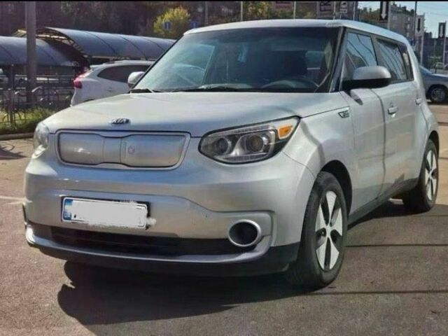 Серый Киа Soul, объемом двигателя 0 л и пробегом 132 тыс. км за 6501 $, фото 1 на Automoto.ua