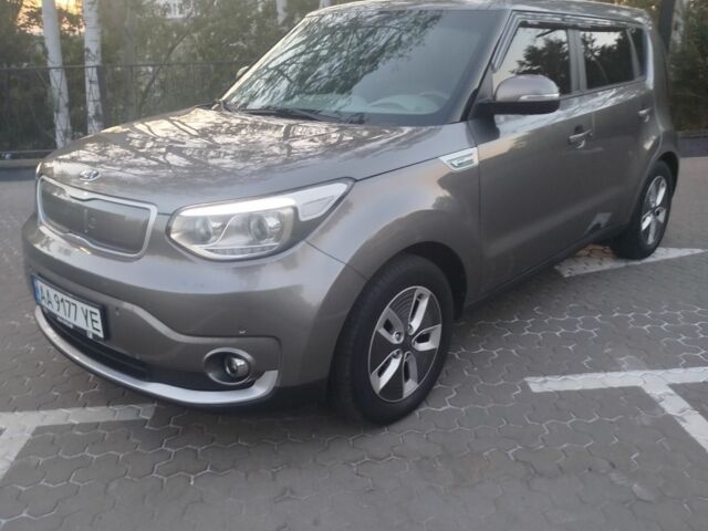Серый Киа Soul, объемом двигателя 0 л и пробегом 115 тыс. км за 11667 $, фото 1 на Automoto.ua