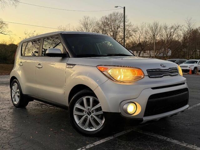 Серый Киа Soul, объемом двигателя 2 л и пробегом 50 тыс. км за 4000 $, фото 1 на Automoto.ua