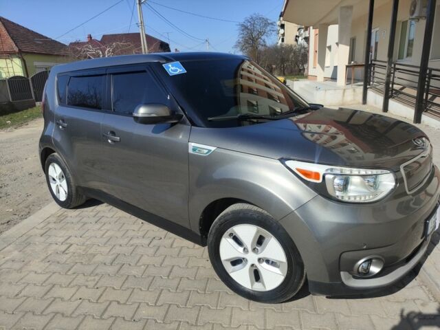 Серый Киа Soul, объемом двигателя 0 л и пробегом 120 тыс. км за 11900 $, фото 1 на Automoto.ua