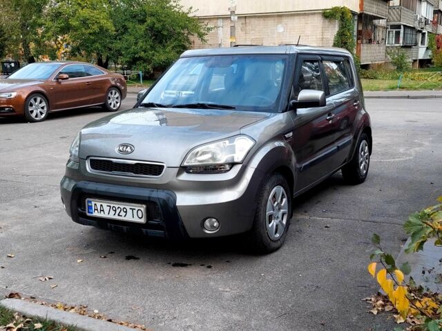 Серый Киа Soul, объемом двигателя 1.6 л и пробегом 109 тыс. км за 7900 $, фото 1 на Automoto.ua