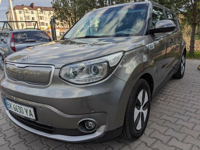 Сірий Кіа Soul, об'ємом двигуна 0 л та пробігом 120 тис. км за 8100 $, фото 1 на Automoto.ua