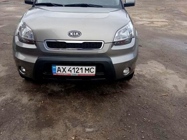 Сірий Кіа Soul, об'ємом двигуна 1.6 л та пробігом 183 тис. км за 7700 $, фото 1 на Automoto.ua