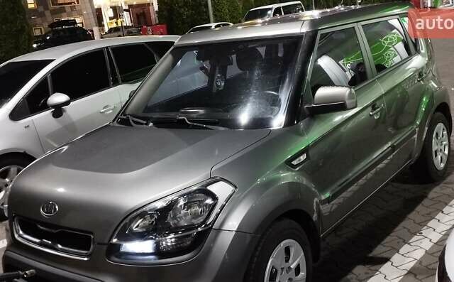 Серый Киа Soul, объемом двигателя 1.58 л и пробегом 127 тыс. км за 7500 $, фото 1 на Automoto.ua