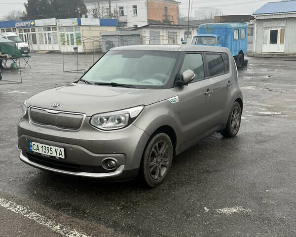 Серый Киа Soul, объемом двигателя 0 л и пробегом 127 тыс. км за 7500 $, фото 1 на Automoto.ua